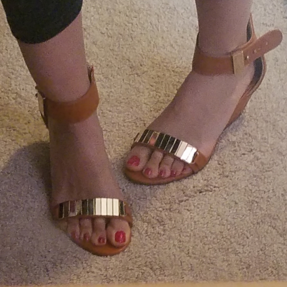 Sandas! - Picture 3 of 8